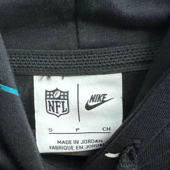 Nike Cleveland Browns Crucial Catch Hoodie - Picture 6 of 6